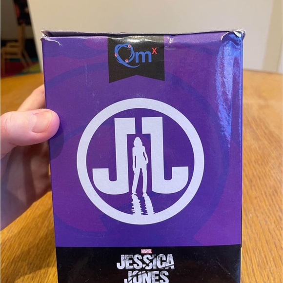 Q Fig - Jessica Jones - Picture 3 of 10